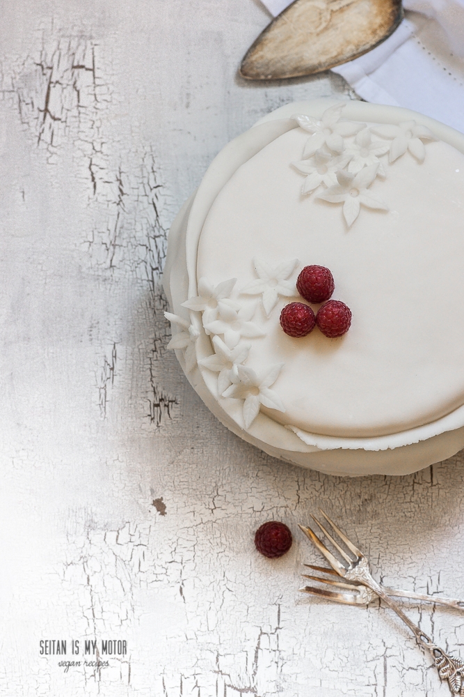 raspberry fondant cake #cake #vegan #baking #fondant