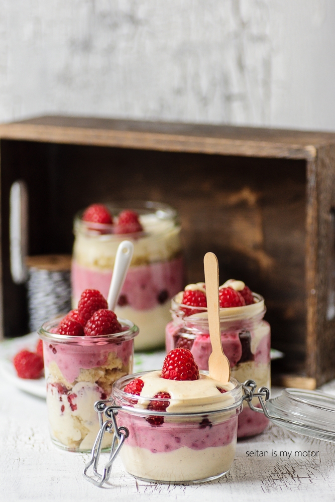 vegan raspberry tiramisu