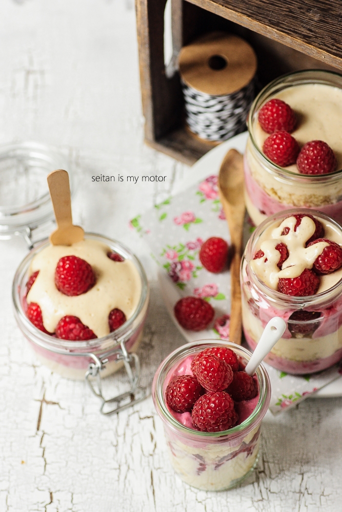 vegan raspberry tiramisu