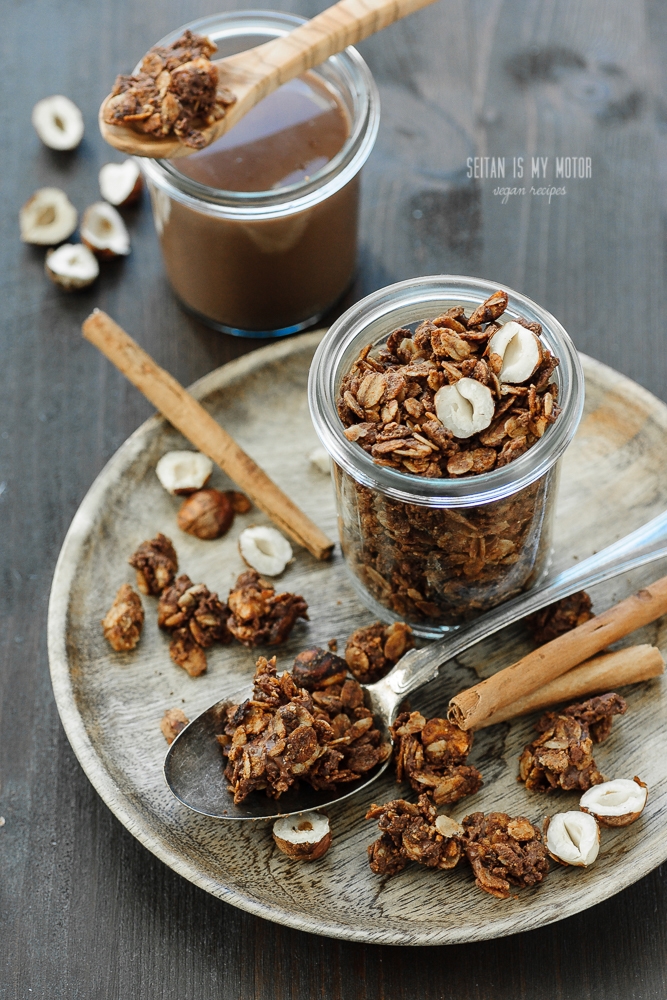 Lebkuchen Chocolate Granola