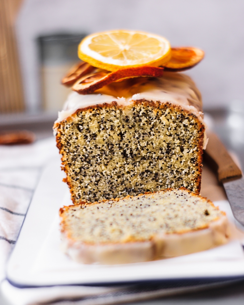 Vegan Citrus and Poppy Seed Cake | www.seitanismymotor.com