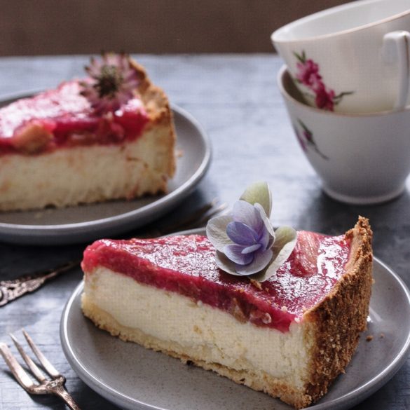 Vegan Rhubarb Cheesecake | Veganer Rhabarberkäsekuchen