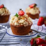 Rhubarb Muffins with Streusel Topping Rhubarb Muffins with Streusel Topping