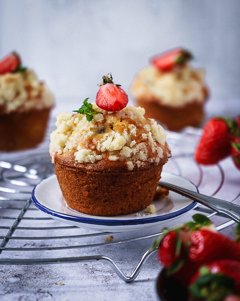 Strawberry Rhubarb Muffins with Streusel Topping