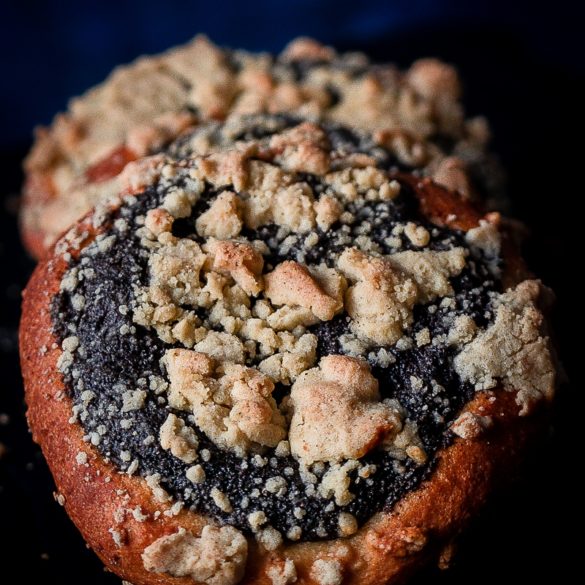 Poppy Seeds Streusel Taler