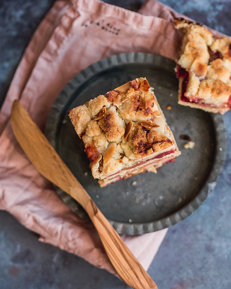 Easy Rhubarb Streusel Cake