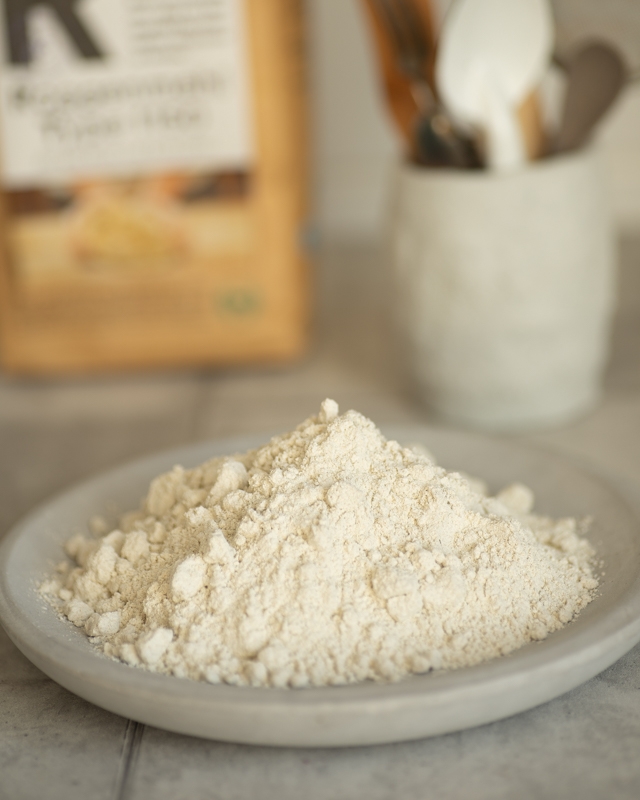Roggenmehl 1150 (rye flour to make rye sourdough starter)